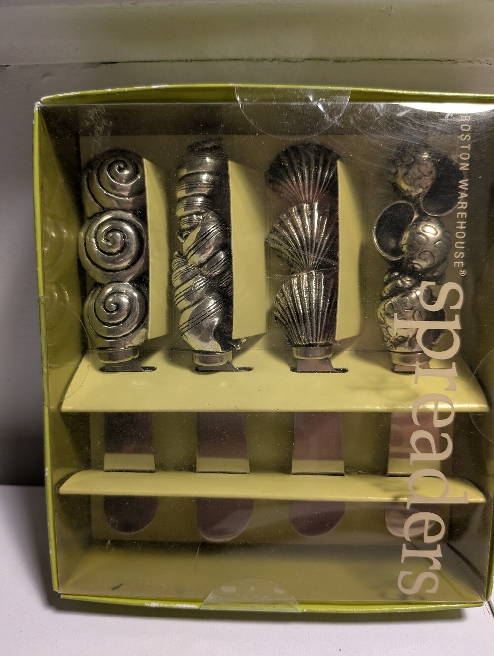 Boston Warehouse Coastal Seashell Stainless Steel Butter Cheese Spreaders (4)